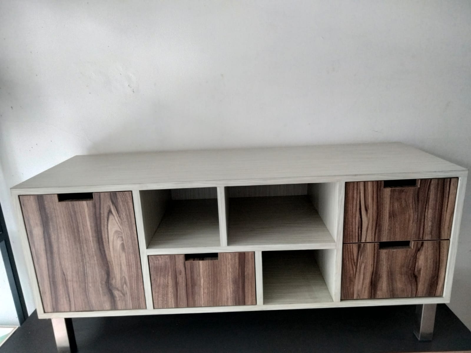 Rak tv kecil